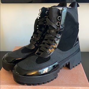 Cape Robbin Commander Boots